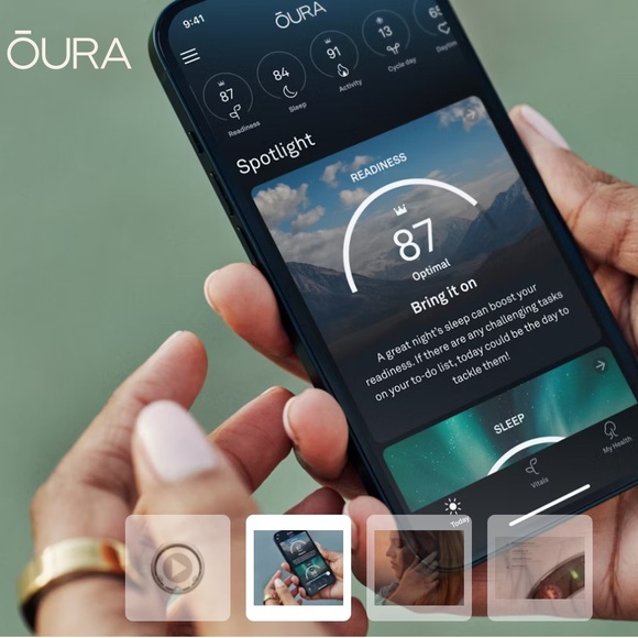 Oura Ring Gen3 Heritage Gold w/ 2 Chargers & Box - Picture 15 of 17